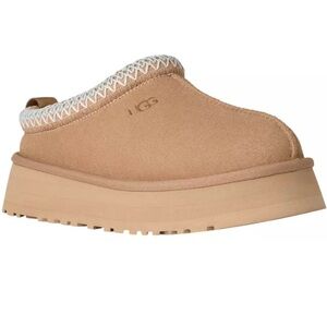 Woman’s UGG Tazz Slippers Sand Size 6